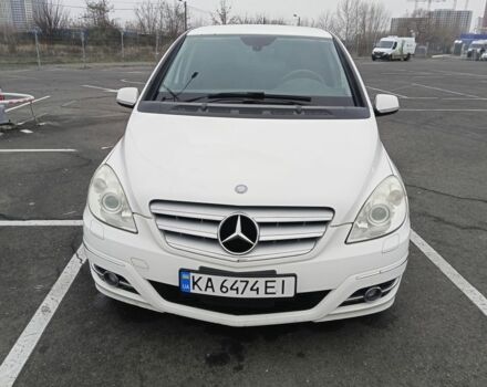 Белый Мерседес Б-класс, объемом двигателя 1.7 л и пробегом 117 тыс. км за 8000 $, фото 1 на Automoto.ua