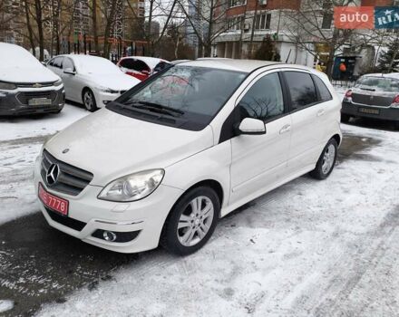 Белый Мерседес Б-класс, объемом двигателя 1.7 л и пробегом 28 тыс. км за 10400 $, фото 1 на Automoto.ua