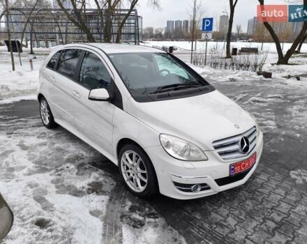 Белый Мерседес Б-класс, объемом двигателя 1.7 л и пробегом 138 тыс. км за 9300 $, фото 1 на Automoto.ua