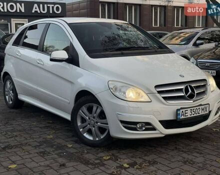Білий Мерседес Б-клас, об'ємом двигуна 1.7 л та пробігом 124 тис. км за 8600 $, фото 1 на Automoto.ua