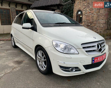 Білий Мерседес Б-клас, об'ємом двигуна 2 л та пробігом 85 тис. км за 9100 $, фото 1 на Automoto.ua