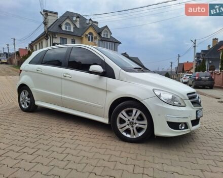 Белый Мерседес Б-класс, объемом двигателя 1.8 л и пробегом 97 тыс. км за 9300 $, фото 1 на Automoto.ua