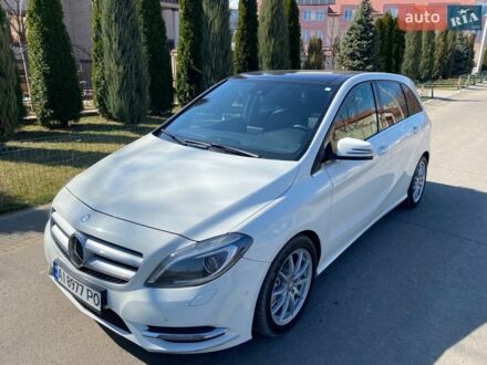 Білий Мерседес Б-клас, об'ємом двигуна 1.8 л та пробігом 400 тис. км за 9500 $, фото 1 на Automoto.ua