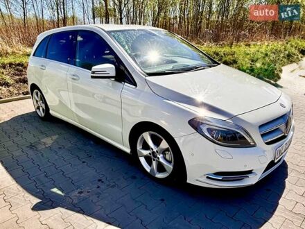 Мерседес Б-класс 2013 в Львове на Automoto.ua Белый Мерседес Б-класс, объемом двигателя 1.46 л и пробегом 272 тыс. км за 11499 $, фото 1 на Automoto.ua