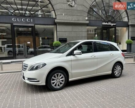 Белый Мерседес Б-класс, объемом двигателя 1.8 л и пробегом 190 тыс. км за 10800 $, фото 1 на Automoto.ua