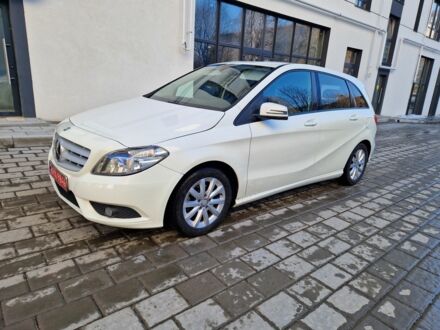 Белый Мерседес Б-класс, объемом двигателя 1.5 л и пробегом 319 тыс. км за 8800 $, фото 1 на Automoto.ua