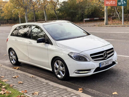 Белый Мерседес Б-класс, объемом двигателя 1.8 л и пробегом 200 тыс. км за 11800 $, фото 1 на Automoto.ua