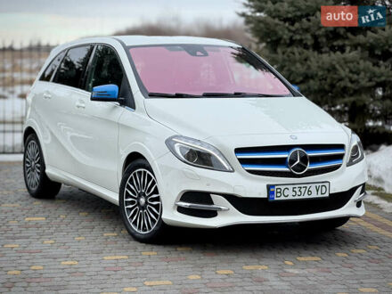 Білий Мерседес Б-клас, об'ємом двигуна 0 л та пробігом 160 тис. км за 9500 $, фото 1 на Automoto.ua