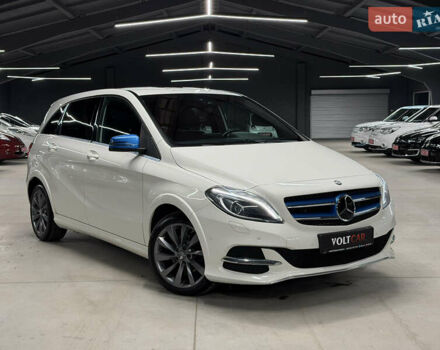 Белый Мерседес Б-класс, объемом двигателя 0 л и пробегом 94 тыс. км за 10500 $, фото 1 на Automoto.ua