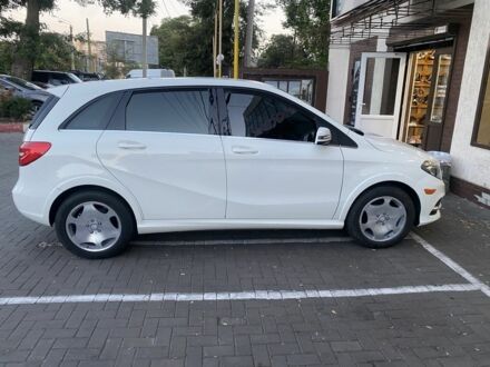 Белый Мерседес Б-класс, объемом двигателя 0 л и пробегом 74 тыс. км за 10500 $, фото 1 на Automoto.ua