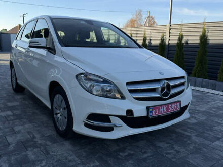 Белый Мерседес Б-класс, объемом двигателя 0 л и пробегом 134 тыс. км за 8700 $, фото 1 на Automoto.ua