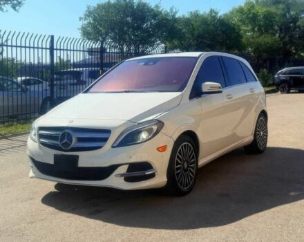 Белый Мерседес Б-класс, объемом двигателя 0 л и пробегом 75 тыс. км за 9900 $, фото 1 на Automoto.ua