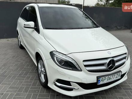 Мерседес Б-клас 2015 у Запоріжжя на Automoto.ua Білий Мерседес Б-клас, об'ємом двигуна 0 л та пробігом 32 тис. км за 12000 $, фото 1 на Automoto.ua