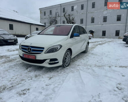 Белый Мерседес Б-класс, объемом двигателя 0 л и пробегом 67 тыс. км за 10900 $, фото 1 на Automoto.ua