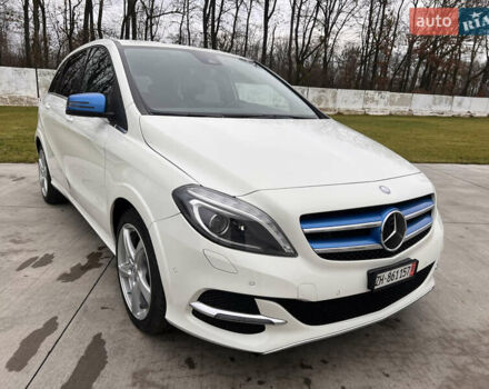 Білий Мерседес Б-клас, об'ємом двигуна 0 л та пробігом 54 тис. км за 11800 $, фото 1 на Automoto.ua