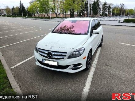 Мерседес Б-класс 2015 в Краматорске на Automoto.ua Белый Мерседес Б-класс, объемом двигателя 0 л и пробегом 140 тыс. км за 13500 $, фото 1 на Automoto.ua