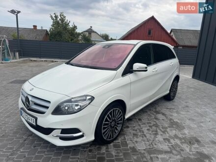 Білий Мерседес Б-клас, об'ємом двигуна 0 л та пробігом 120 тис. км за 10500 $, фото 1 на Automoto.ua