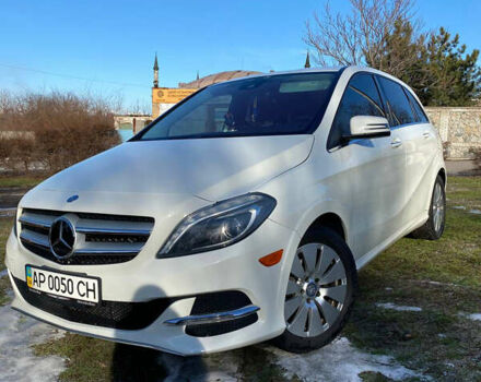 Белый Мерседес Б-класс, объемом двигателя 0 л и пробегом 113 тыс. км за 10500 $, фото 1 на Automoto.ua