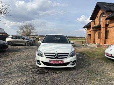 Білий Мерседес Б-клас, об'ємом двигуна 0 л та пробігом 147 тис. км за 8700 $, фото 1 на Automoto.ua