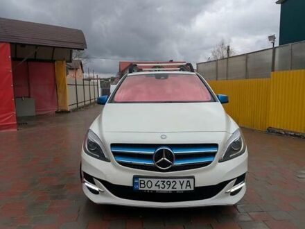 Білий Мерседес Б-клас, об'ємом двигуна 0 л та пробігом 134 тис. км за 10300 $, фото 1 на Automoto.ua