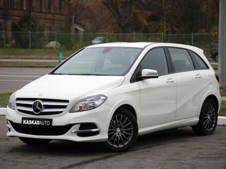 Белый Мерседес Б-класс, объемом двигателя 0 л и пробегом 158 тыс. км за 9500 $, фото 1 на Automoto.ua