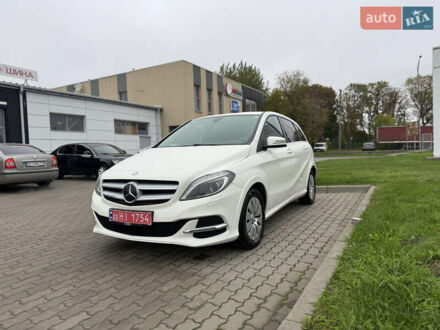 Мерседес Б-клас 2015 у Радехове на Automoto.ua Білий Мерседес Б-клас, об'ємом двигуна 0 л та пробігом 118 тис. км за 8700 $, фото 1 на Automoto.ua