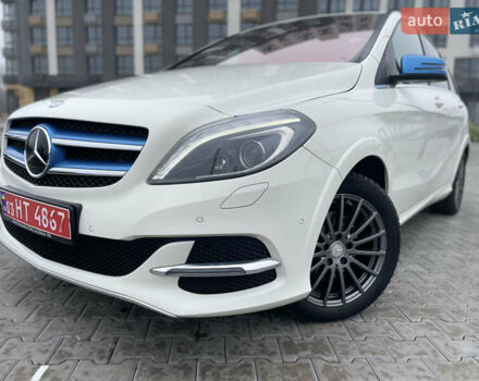 Белый Мерседес Б-класс, объемом двигателя 0 л и пробегом 103 тыс. км за 9500 $, фото 1 на Automoto.ua