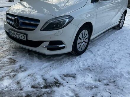 Белый Мерседес Б-класс, объемом двигателя 0 л и пробегом 90 тыс. км за 10999 $, фото 1 на Automoto.ua