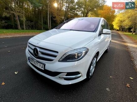 Мерседес Б-класс 2015 в Житомире на Automoto.ua Белый Мерседес Б-класс, объемом двигателя 0 л и пробегом 95 тыс. км за 9900 $, фото 1 на Automoto.ua