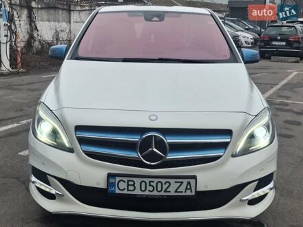 Белый Мерседес Б-класс, объемом двигателя 0 л и пробегом 87 тыс. км за 11500 $, фото 1 на Automoto.ua