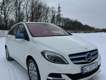 Білий Мерседес Б-клас, об'ємом двигуна 0 л та пробігом 99 тис. км за 10200 $, фото 1 на Automoto.ua