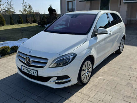 Білий Мерседес Б-клас, об'ємом двигуна 0 л та пробігом 79 тис. км за 10500 $, фото 1 на Automoto.ua