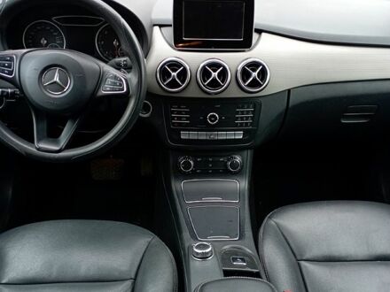 Білий Мерседес Б-клас, об'ємом двигуна 1.5 л та пробігом 317 тис. км за 10000 $, фото 1 на Automoto.ua