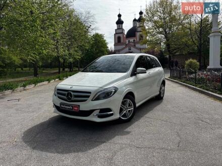 Білий Мерседес Б-клас, об'ємом двигуна 0 л та пробігом 37 тис. км за 10940 $, фото 1 на Automoto.ua