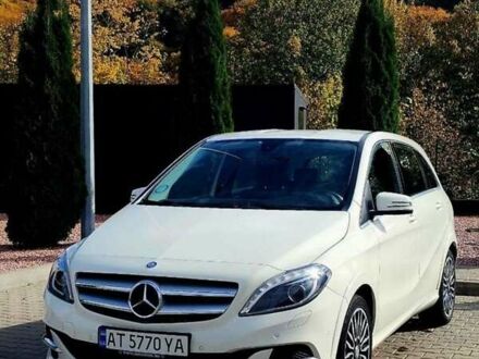 Белый Мерседес Б-класс, объемом двигателя 0 л и пробегом 123 тыс. км за 10900 $, фото 1 на Automoto.ua