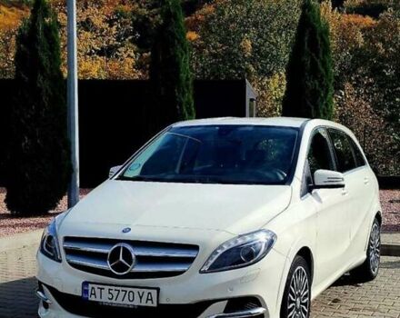 Белый Мерседес Б-класс, объемом двигателя 0 л и пробегом 123 тыс. км за 10900 $, фото 1 на Automoto.ua