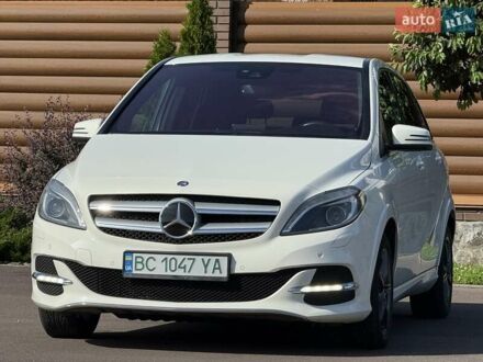 Мерседес Б-класс 2015 в Киеве на Automoto.ua Белый Мерседес Б-класс, объемом двигателя 0 л и пробегом 72 тыс. км за 9200 $, фото 1 на Automoto.ua