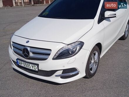 Білий Мерседес Б-клас, об'ємом двигуна 0 л та пробігом 37 тис. км за 12000 $, фото 1 на Automoto.ua