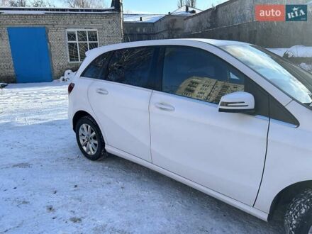 Мерседес Б-класс 2015 в Шостке на Automoto.ua Белый Мерседес Б-класс, объемом двигателя 1.46 л и пробегом 370 тыс. км за 10800 $, фото 1 на Automoto.ua