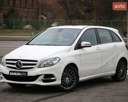 Белый Мерседес Б-класс, объемом двигателя 0 л и пробегом 158 тыс. км за 9500 $, фото 1 на Automoto.ua