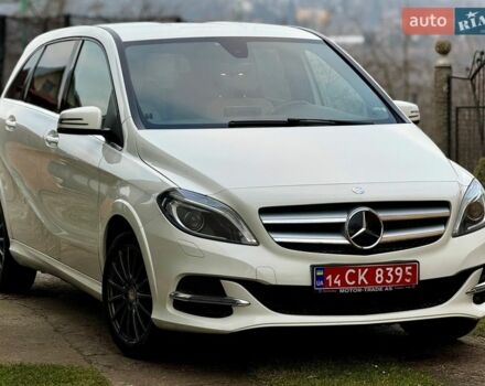 Белый Мерседес Б-класс, объемом двигателя 0 л и пробегом 118 тыс. км за 9950 $, фото 1 на Automoto.ua