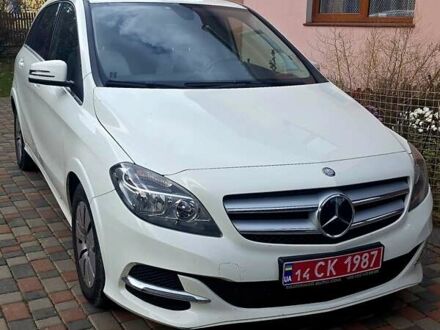 Білий Мерседес Б-клас, об'ємом двигуна 0 л та пробігом 70 тис. км за 10700 $, фото 1 на Automoto.ua