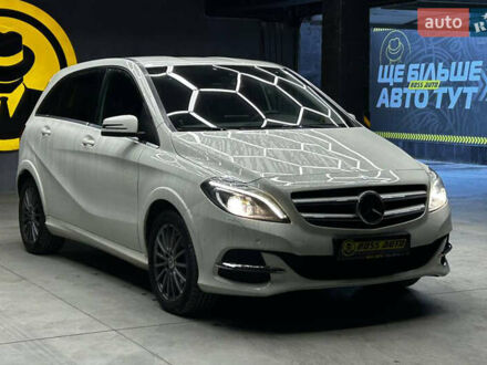 Белый Мерседес Б-класс, объемом двигателя 0 л и пробегом 120 тыс. км за 11800 $, фото 1 на Automoto.ua