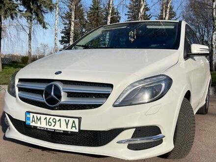 Білий Мерседес Б-клас, об'ємом двигуна 0 л та пробігом 140 тис. км за 11000 $, фото 1 на Automoto.ua