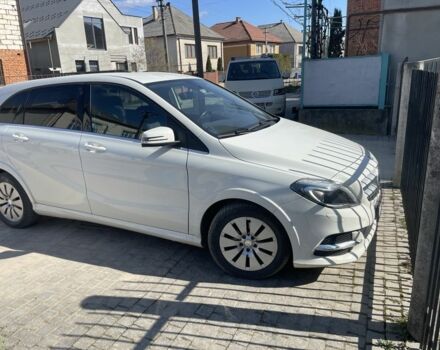 Белый Мерседес Б-класс, объемом двигателя 0 л и пробегом 150 тыс. км за 10999 $, фото 1 на Automoto.ua