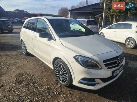 Белый Мерседес Б-класс, объемом двигателя 0 л и пробегом 117 тыс. км за 9850 $, фото 1 на Automoto.ua