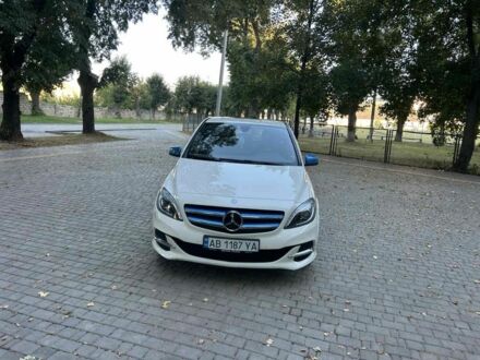 Білий Мерседес Б-клас, об'ємом двигуна 0 л та пробігом 126 тис. км за 12000 $, фото 1 на Automoto.ua