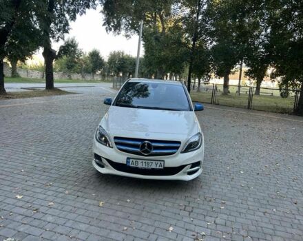Белый Мерседес Б-класс, объемом двигателя 0 л и пробегом 126 тыс. км за 12000 $, фото 1 на Automoto.ua