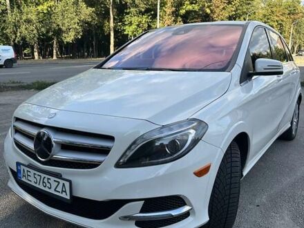 Білий Мерседес Б-клас, об'ємом двигуна 0 л та пробігом 145 тис. км за 12000 $, фото 1 на Automoto.ua