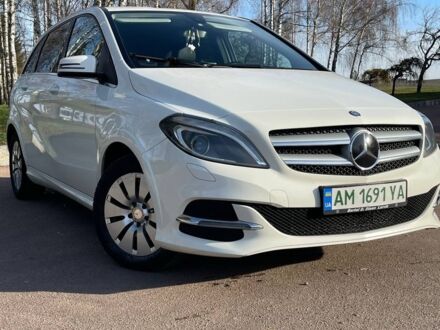Білий Мерседес Б-клас, об'ємом двигуна 0 л та пробігом 140 тис. км за 10100 $, фото 1 на Automoto.ua